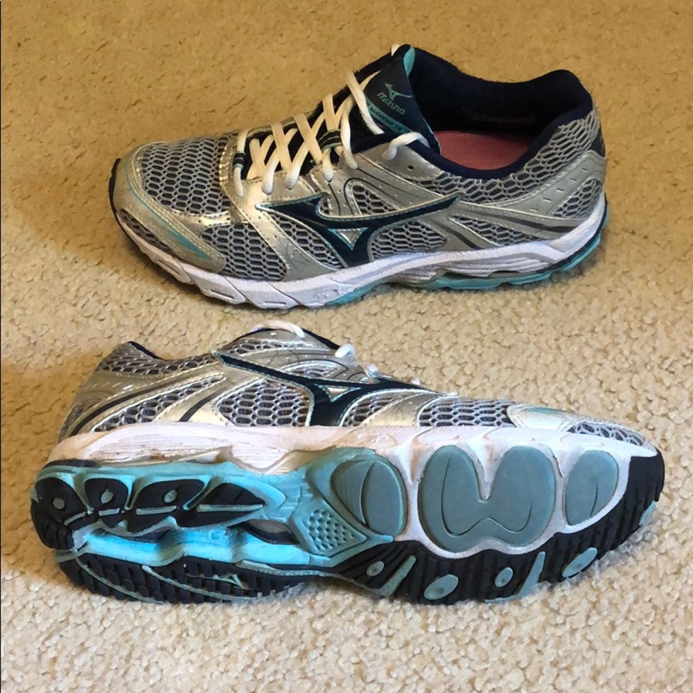 Women’s Mizuno Wave Alchemy 12 Running Shoe